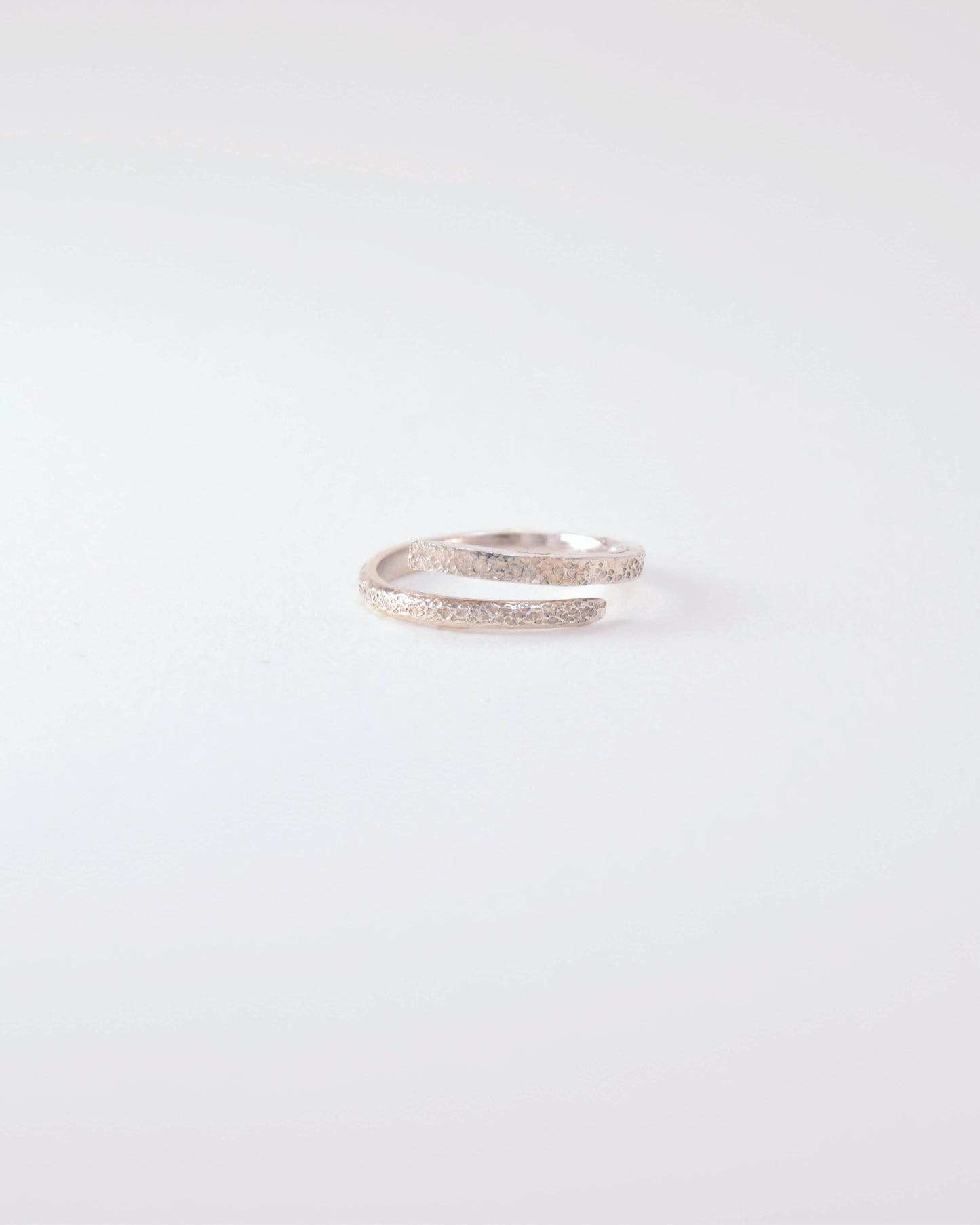 Twin Curve Ring